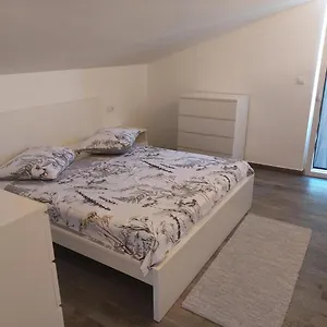 apartmani-popovi.in-istria.net/